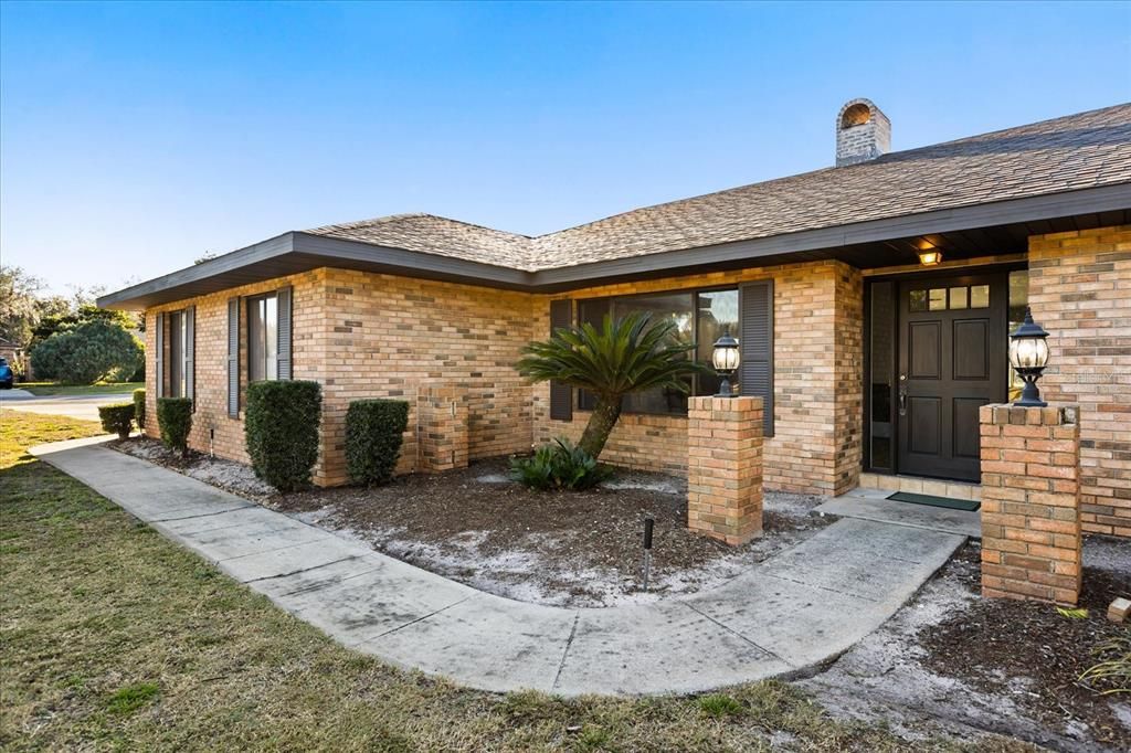 For Sale: $419,900 (3 beds, 2 baths, 2023 Square Feet)