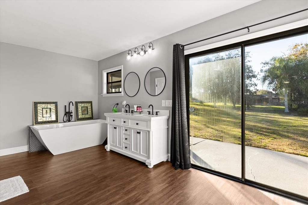 For Sale: $419,900 (3 beds, 2 baths, 2023 Square Feet)