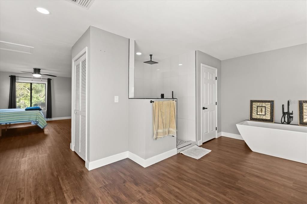 For Sale: $419,900 (3 beds, 2 baths, 2023 Square Feet)