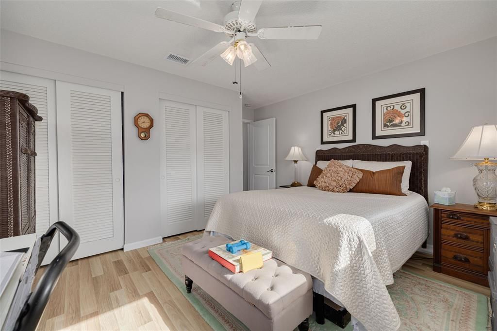 На продажу: $400,000 (2 спален, 2 ванн, 1647 Квадратных фут)