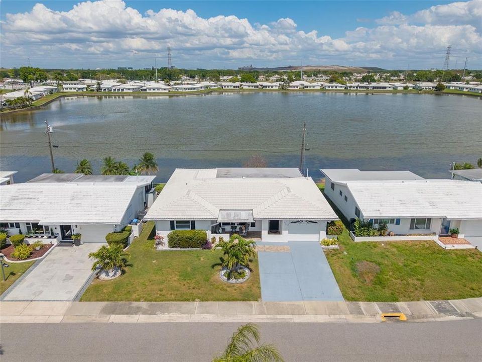 На продажу: $359,900 (2 спален, 2 ванн, 1647 Квадратных фут)