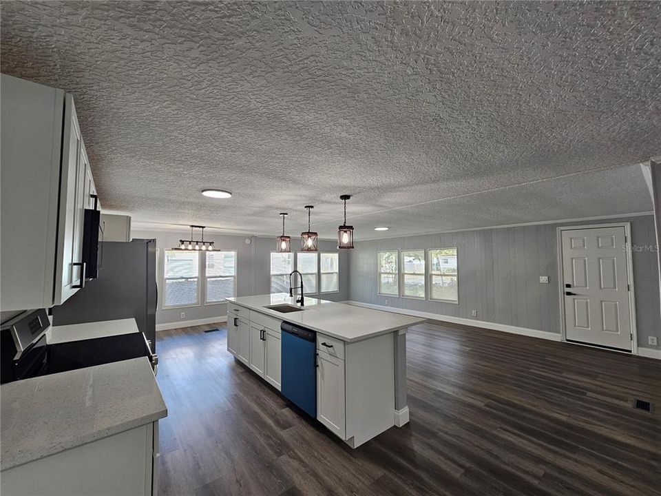 For Sale: $279,000 (3 beds, 2 baths, 1800 Square Feet)