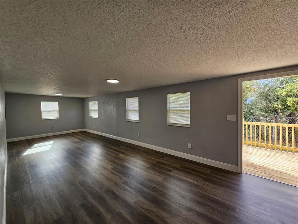 For Sale: $279,000 (3 beds, 2 baths, 1800 Square Feet)