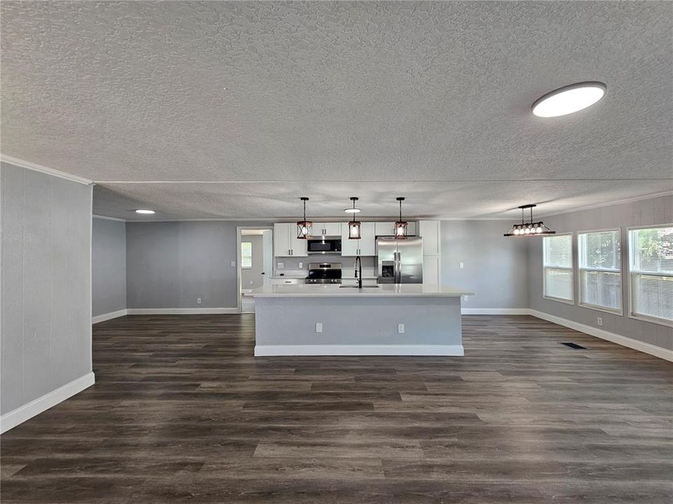 For Sale: $279,000 (3 beds, 2 baths, 1800 Square Feet)