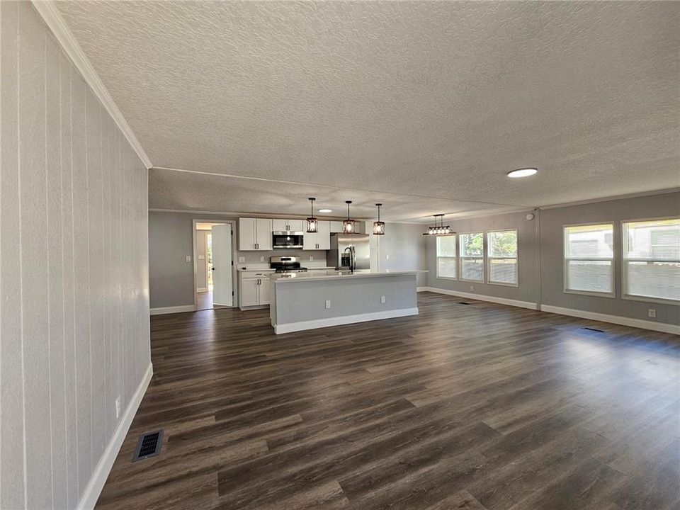 For Sale: $279,000 (3 beds, 2 baths, 1800 Square Feet)