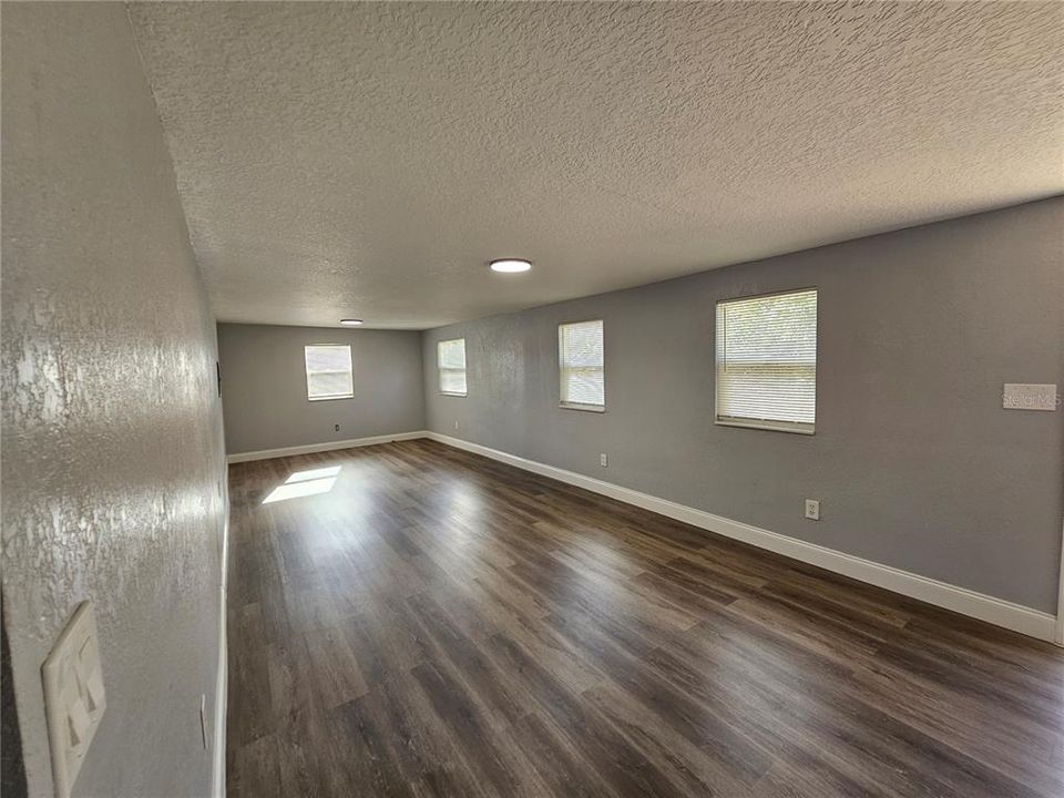 For Sale: $279,000 (3 beds, 2 baths, 1800 Square Feet)