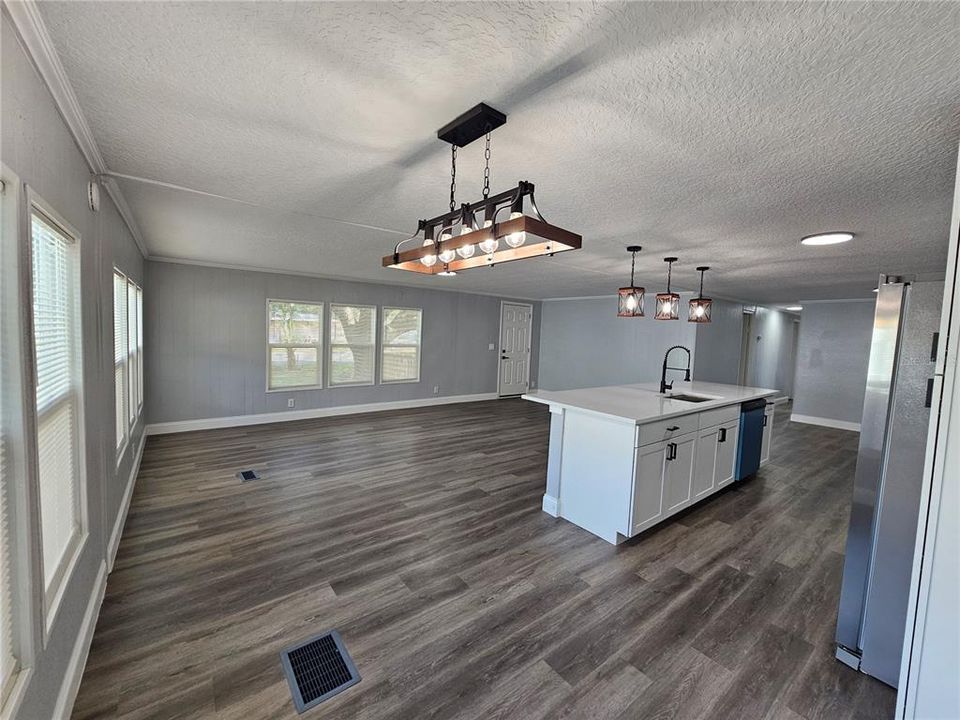 For Sale: $279,000 (3 beds, 2 baths, 1800 Square Feet)