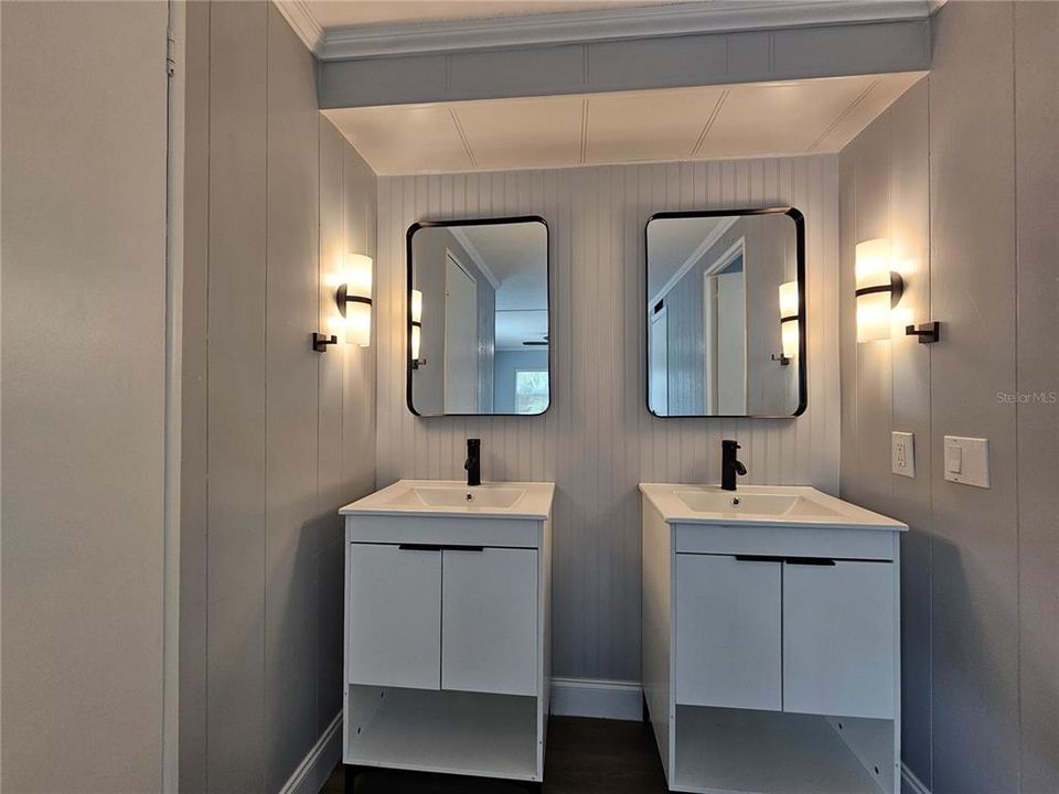 For Sale: $279,000 (3 beds, 2 baths, 1800 Square Feet)