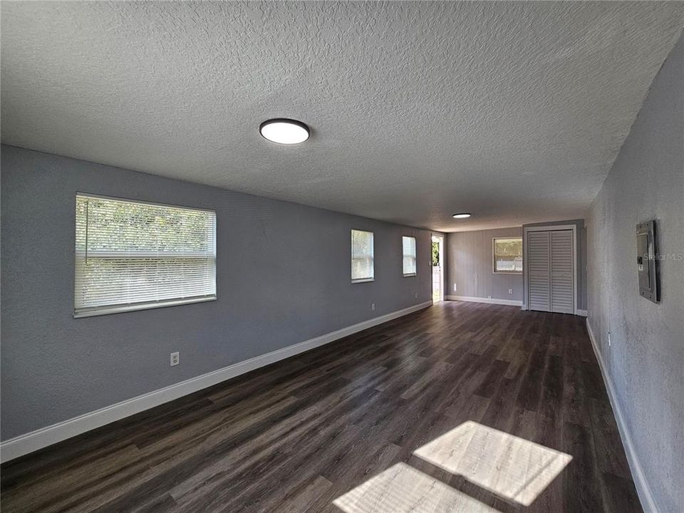 For Sale: $279,000 (3 beds, 2 baths, 1800 Square Feet)