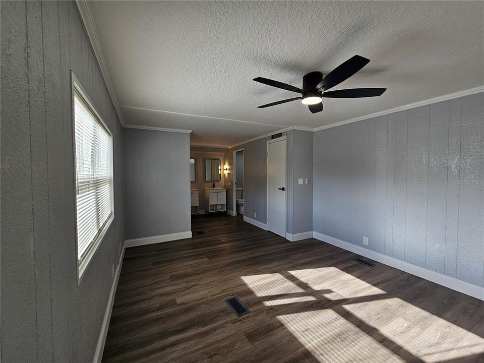 For Sale: $279,000 (3 beds, 2 baths, 1800 Square Feet)