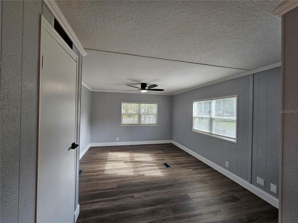 For Sale: $279,000 (3 beds, 2 baths, 1800 Square Feet)