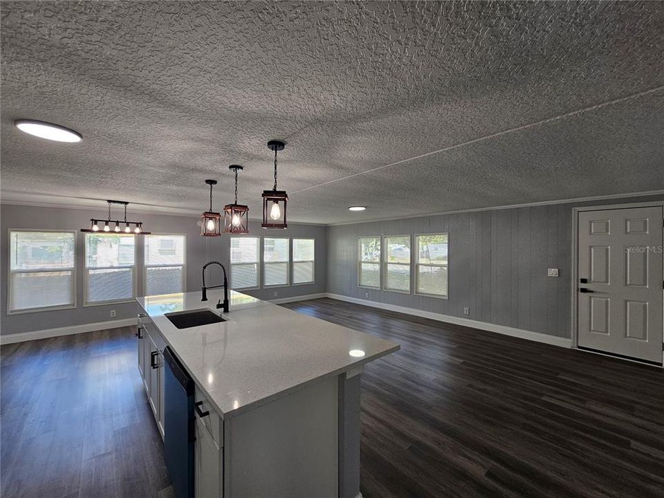 For Sale: $279,000 (3 beds, 2 baths, 1800 Square Feet)