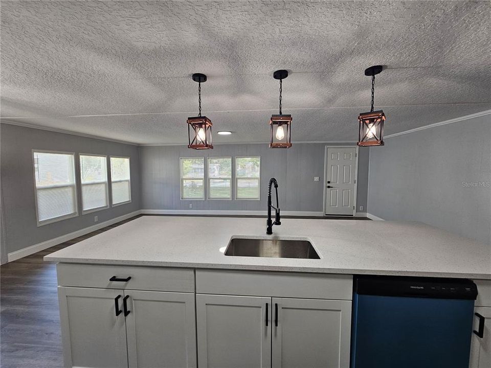 For Sale: $279,000 (3 beds, 2 baths, 1800 Square Feet)