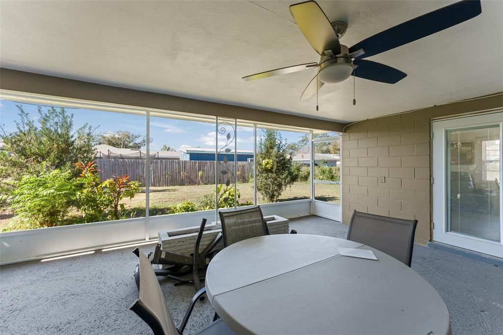 For Sale: $350,000 (2 beds, 2 baths, 1424 Square Feet)