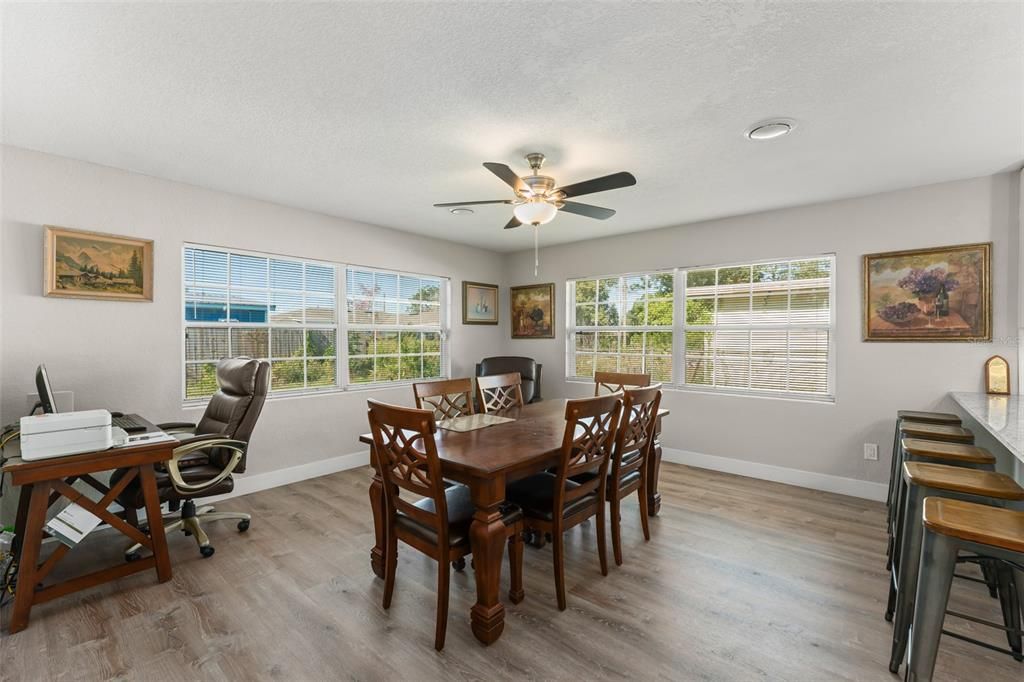 For Sale: $350,000 (2 beds, 2 baths, 1424 Square Feet)