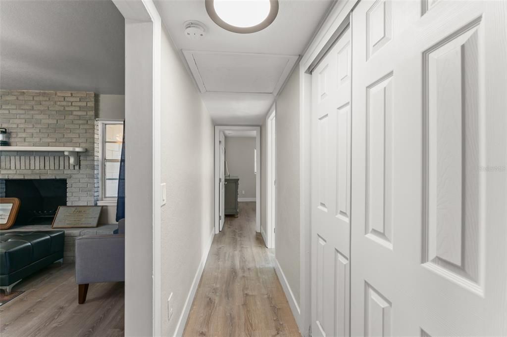 For Sale: $350,000 (2 beds, 2 baths, 1424 Square Feet)