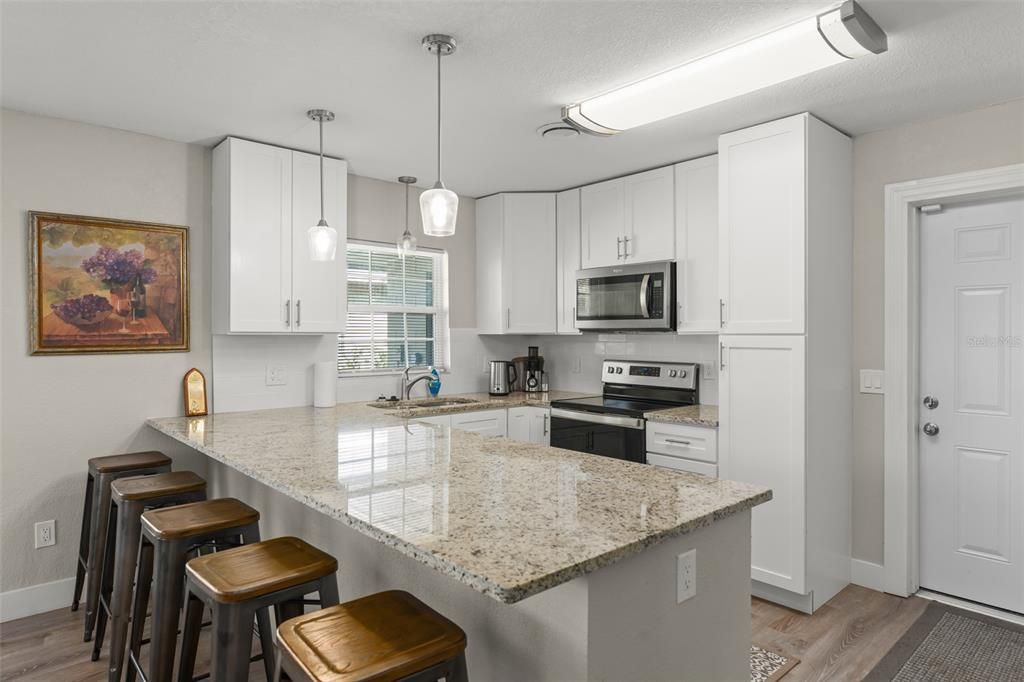 For Sale: $350,000 (2 beds, 2 baths, 1424 Square Feet)