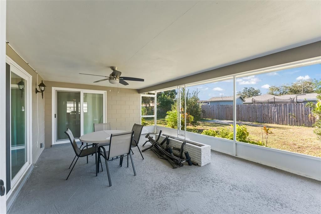 For Sale: $350,000 (2 beds, 2 baths, 1424 Square Feet)