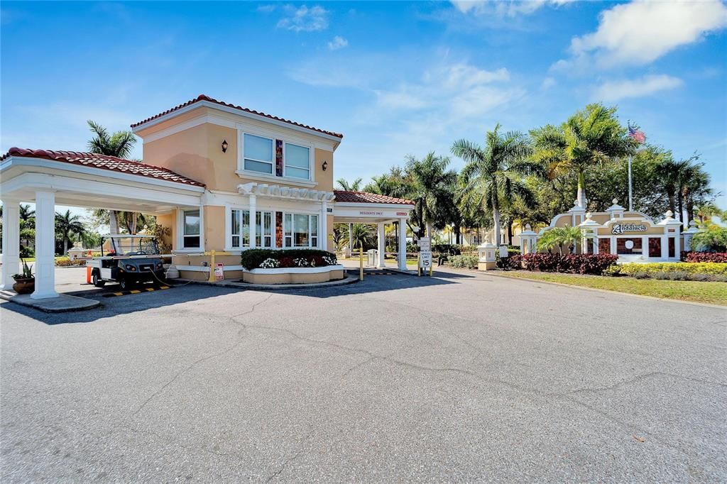 待售: $289,000 (0.30 acres)