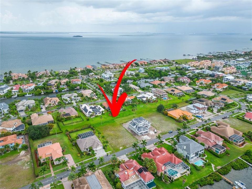 待售: $289,000 (0.30 acres)