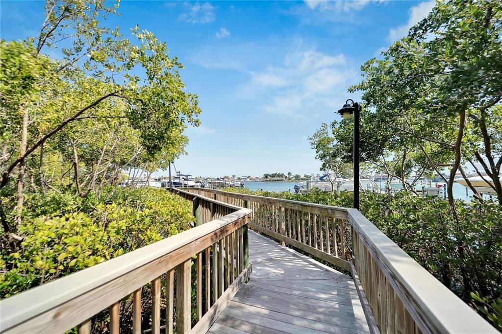 待售: $289,000 (0.30 acres)