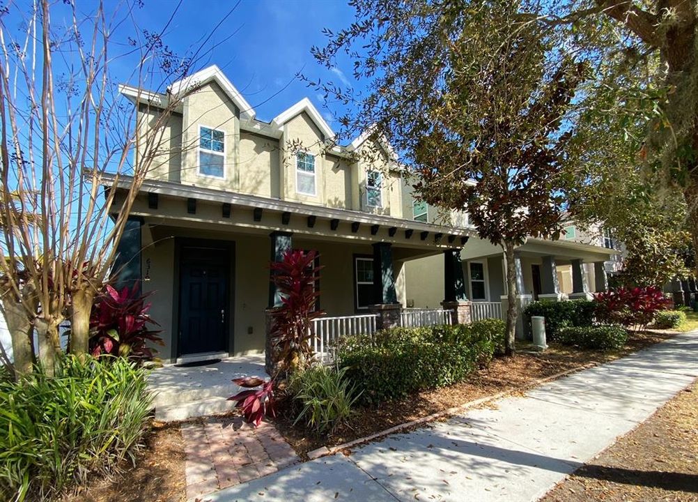 For Sale: $525,000 (3 beds, 2 baths, 1977 Square Feet)