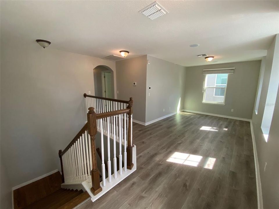 For Sale: $525,000 (3 beds, 2 baths, 1977 Square Feet)