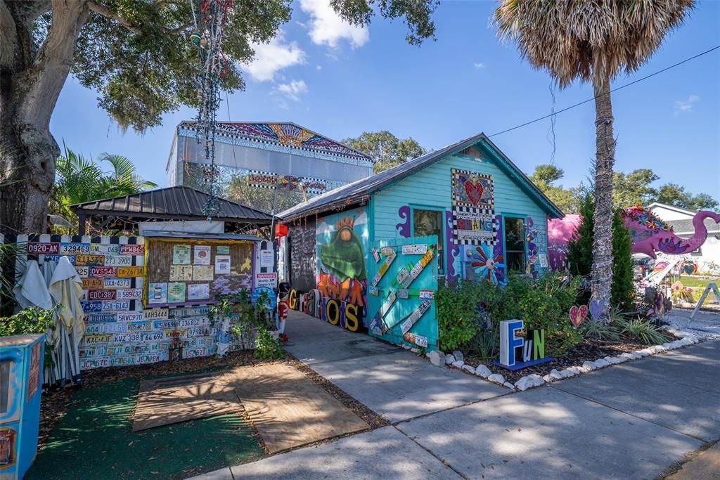 For Sale: $614,900 (2 beds, 1 baths, 748 Square Feet)