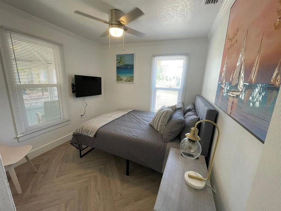 For Sale: $614,900 (2 beds, 1 baths, 748 Square Feet)