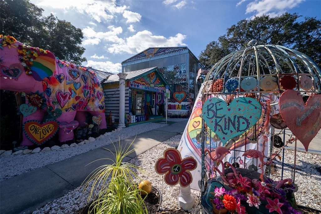 For Sale: $614,900 (2 beds, 1 baths, 748 Square Feet)