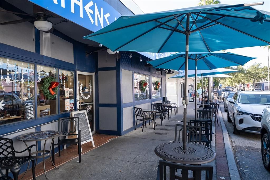 For Sale: $614,900 (2 beds, 1 baths, 748 Square Feet)