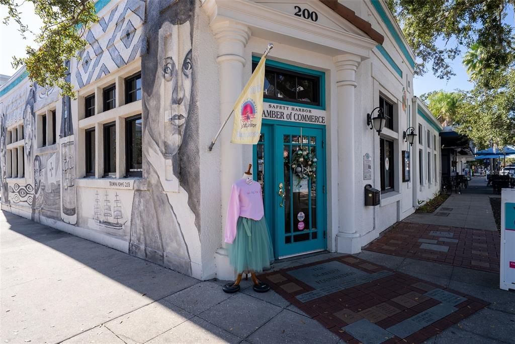 For Sale: $614,900 (2 beds, 1 baths, 748 Square Feet)