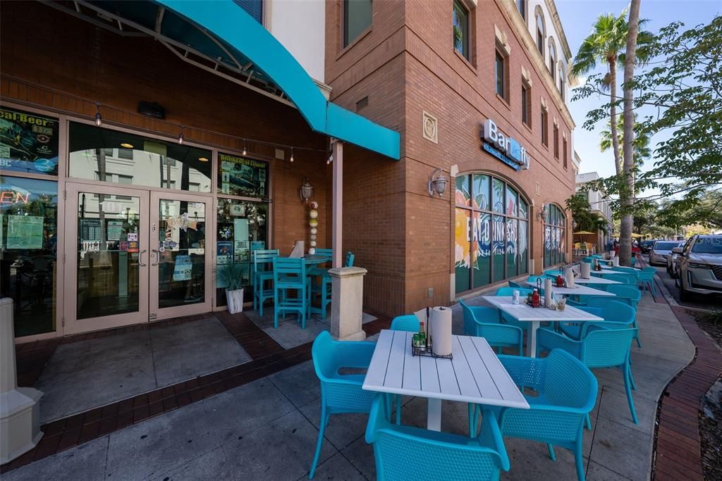 For Sale: $614,900 (2 beds, 1 baths, 748 Square Feet)