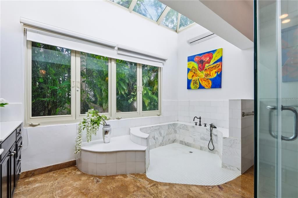 На продажу: $2,200,000 (5 спален, 4 ванн, 5599 Квадратных фут)