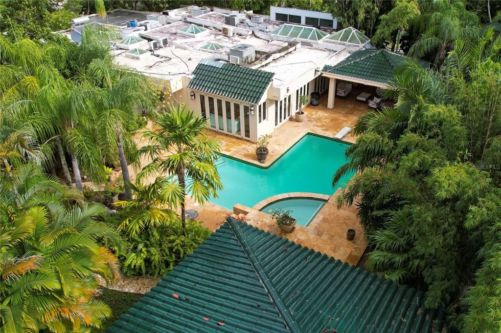 На продажу: $2,200,000 (5 спален, 4 ванн, 5599 Квадратных фут)