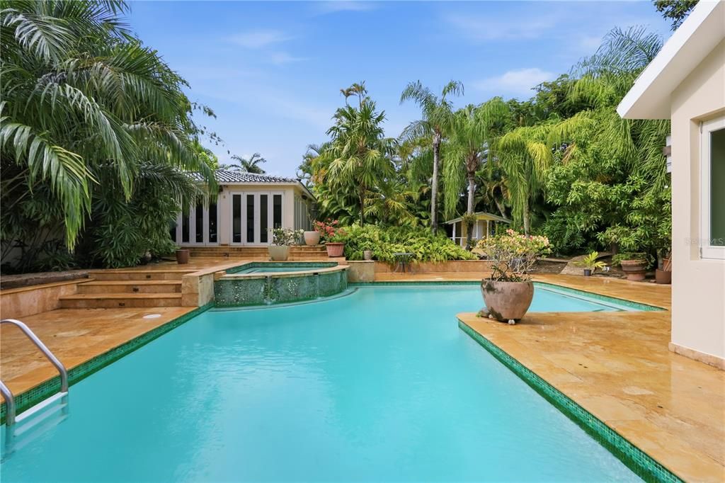 На продажу: $2,200,000 (5 спален, 4 ванн, 5599 Квадратных фут)