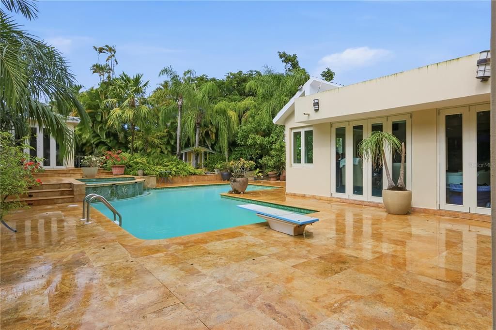 На продажу: $2,200,000 (5 спален, 4 ванн, 5599 Квадратных фут)