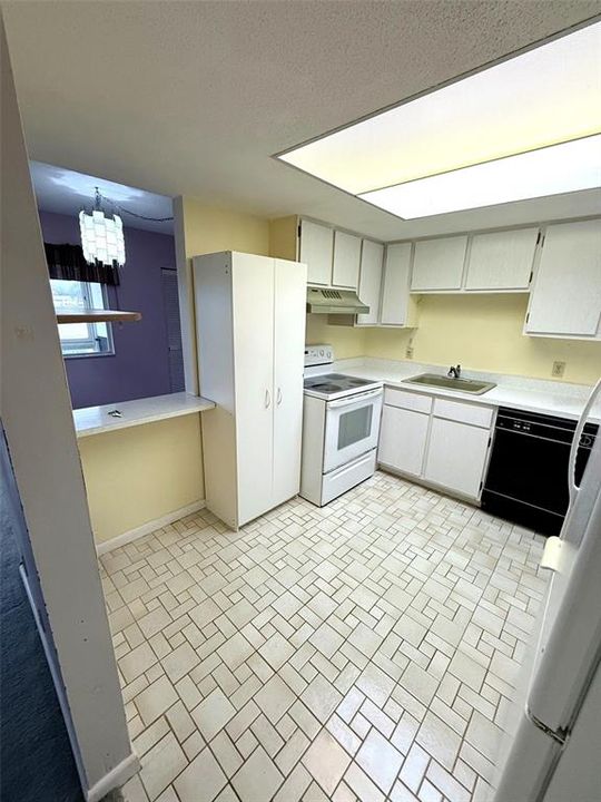 For Sale: $85,000 (2 beds, 2 baths, 1256 Square Feet)