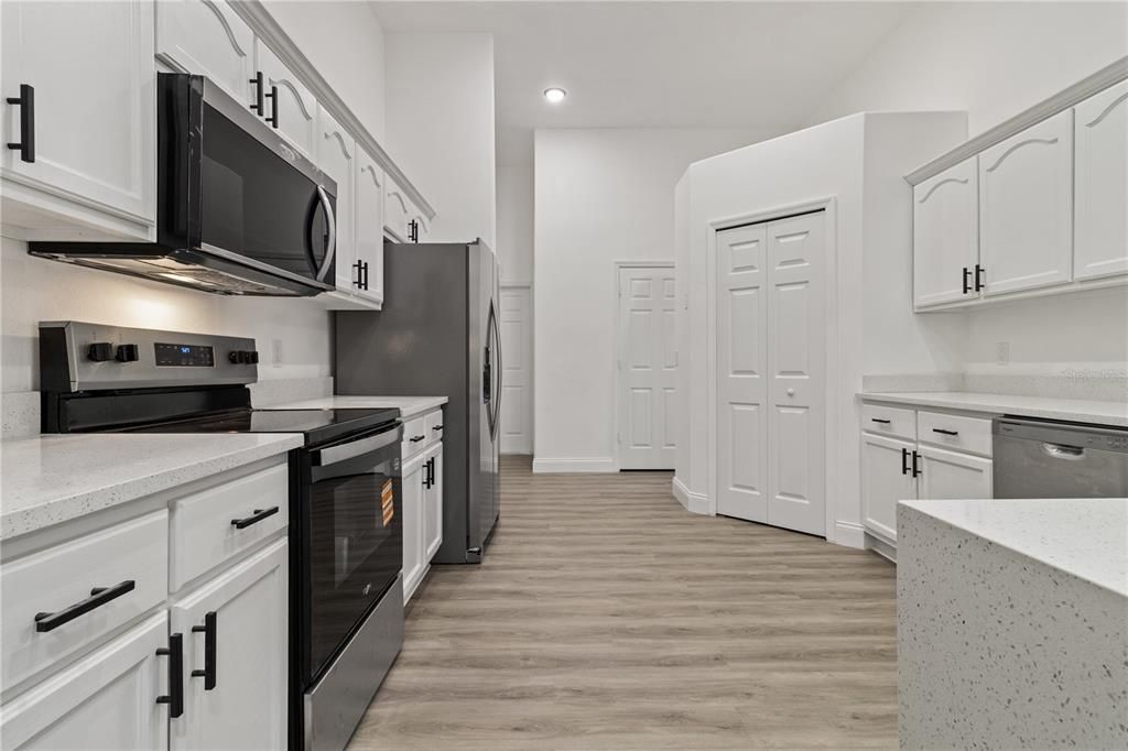 待售: $489,990 (4 贝兹, 2 浴室, 2276 平方英尺)