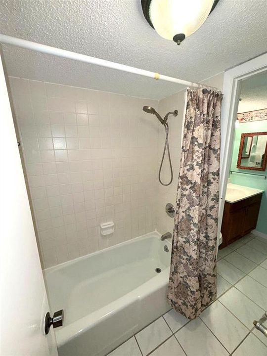 For Sale: $80,000 (2 beds, 1 baths, 1058 Square Feet)