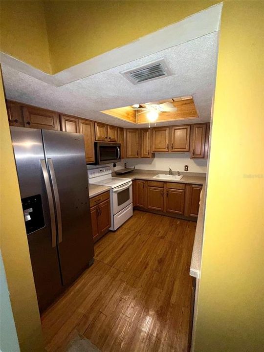For Sale: $80,000 (2 beds, 1 baths, 1058 Square Feet)