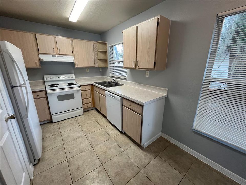 В аренду: $1,680 (3 спален, 2 ванн, 1101 Квадратных фут)