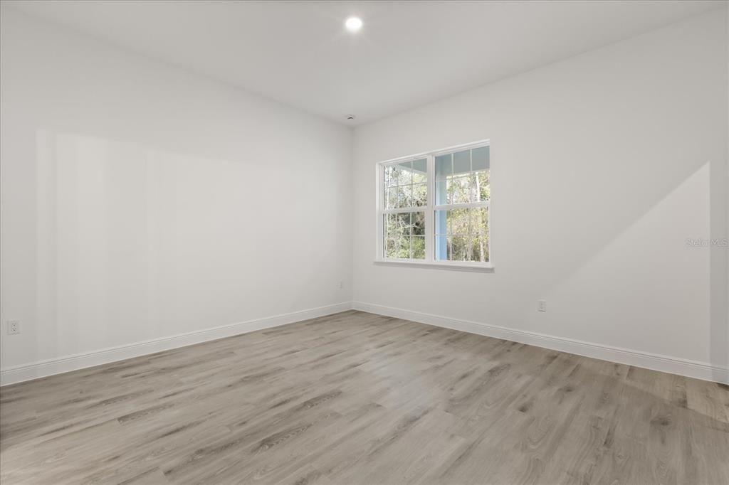 For Sale: $309,000 (4 beds, 3 baths, 1896 Square Feet)