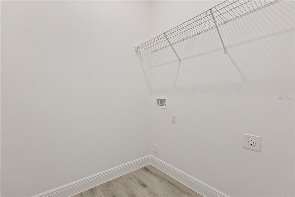 For Sale: $309,000 (4 beds, 3 baths, 1896 Square Feet)