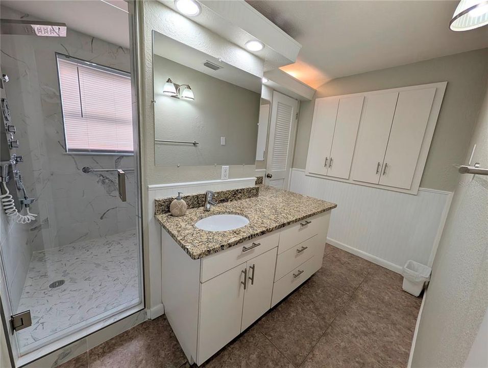 На продажу: $279,000 (2 спален, 2 ванн, 1325 Квадратных фут)