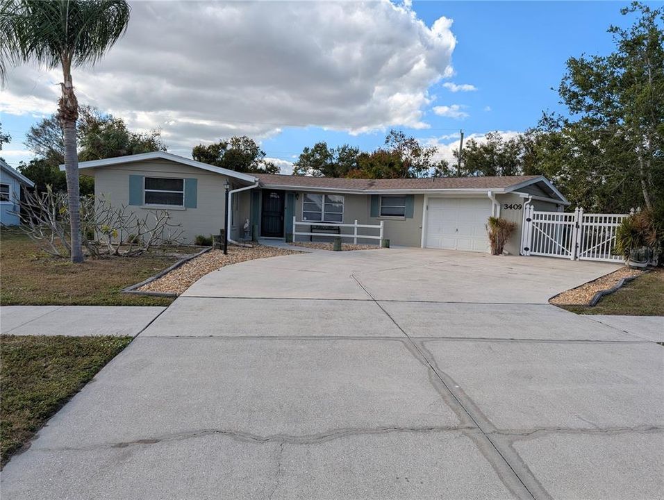 На продажу: $279,000 (2 спален, 2 ванн, 1325 Квадратных фут)