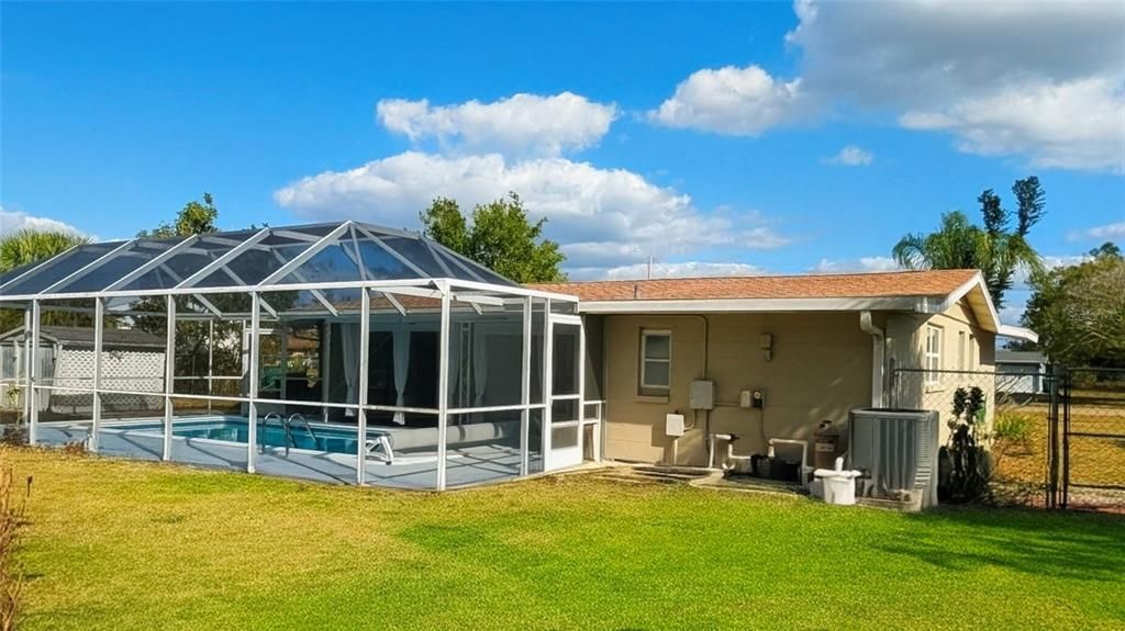 На продажу: $279,000 (2 спален, 2 ванн, 1325 Квадратных фут)