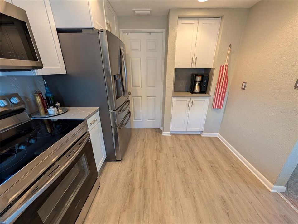 На продажу: $279,000 (2 спален, 2 ванн, 1325 Квадратных фут)