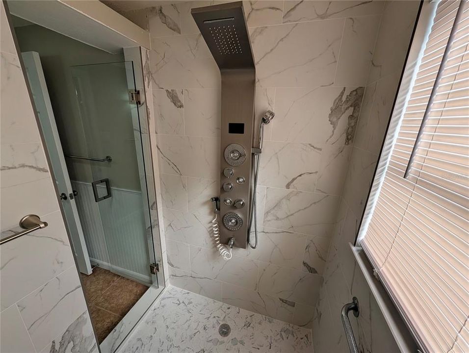 На продажу: $279,000 (2 спален, 2 ванн, 1325 Квадратных фут)