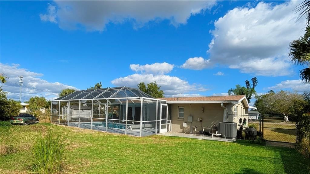 На продажу: $279,000 (2 спален, 2 ванн, 1325 Квадратных фут)